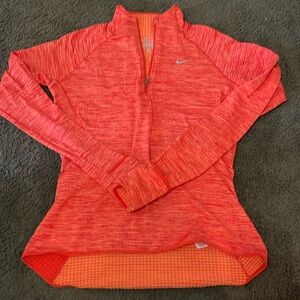 Women’s Nike 1/4 zip pullover jacket. Size S